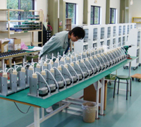 電子機器組立現場